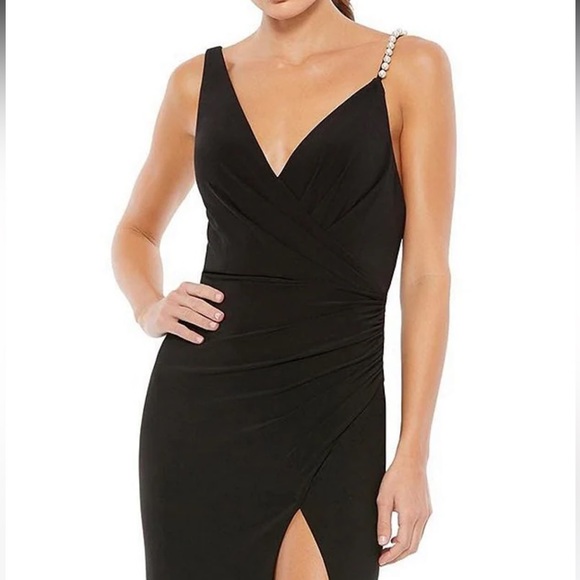 Mac Duggal
Jersey Knit V-Neck Sleeveless Pearl Strap Thigh High Slit Gown size 2 - Picture 4 of 14